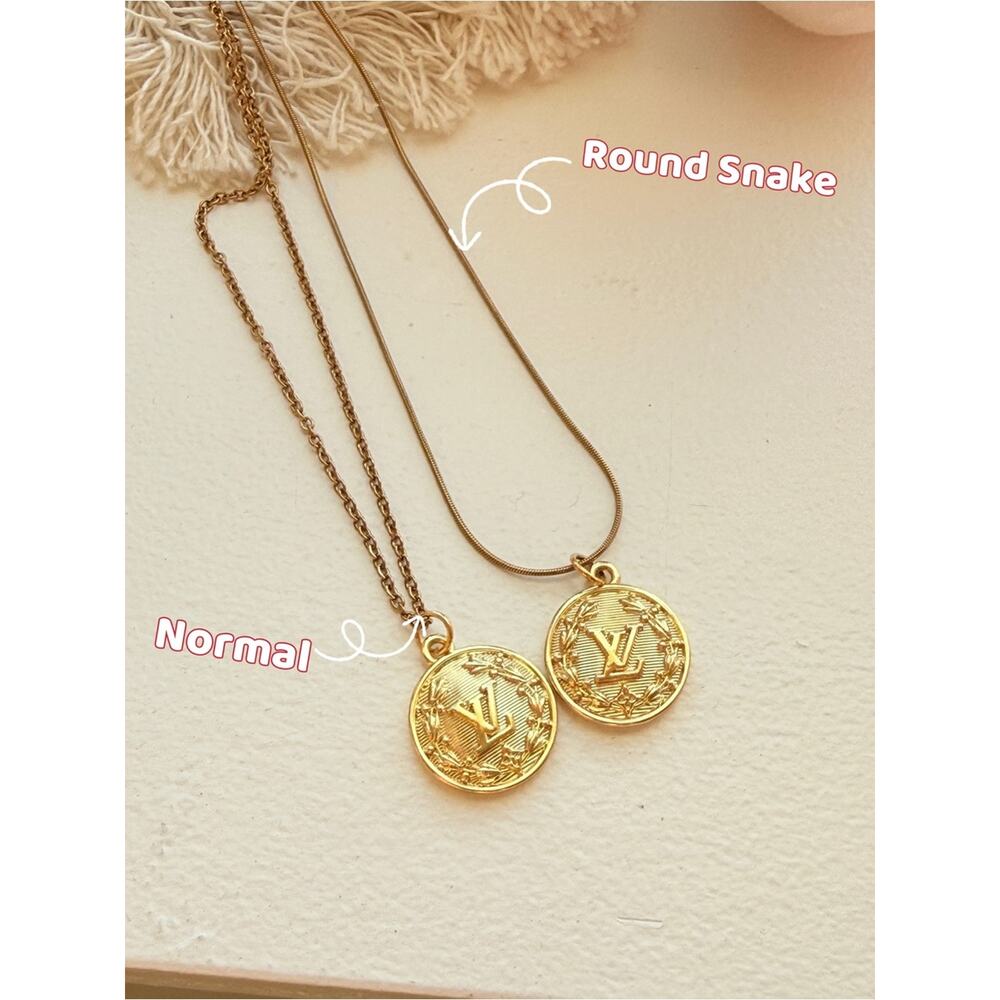 ✨ Vintage ONLY 1! CC CHANELDiamond Shape Upcycled Necklace: BOGO Sale! ✨ - Picture 4 of 4
